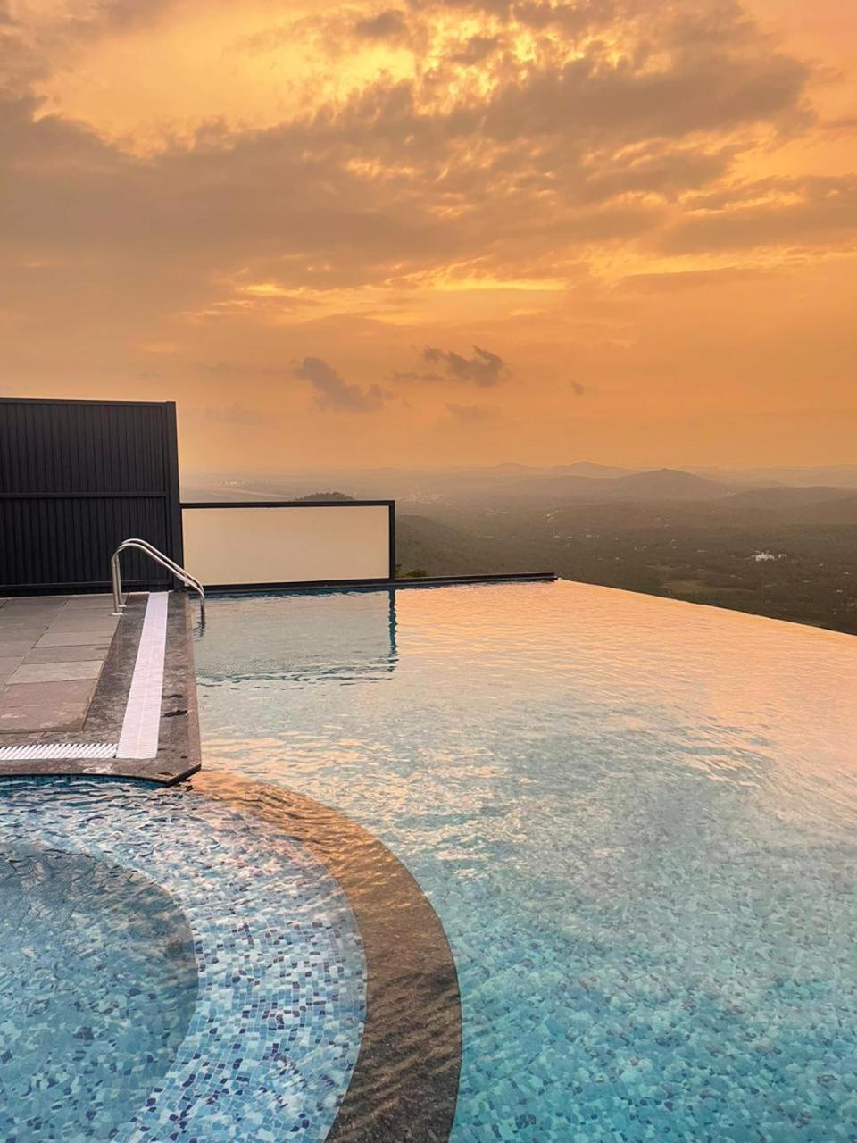 Misty Green Hills Parks & Resorts Kondotty Eksteriør bilde